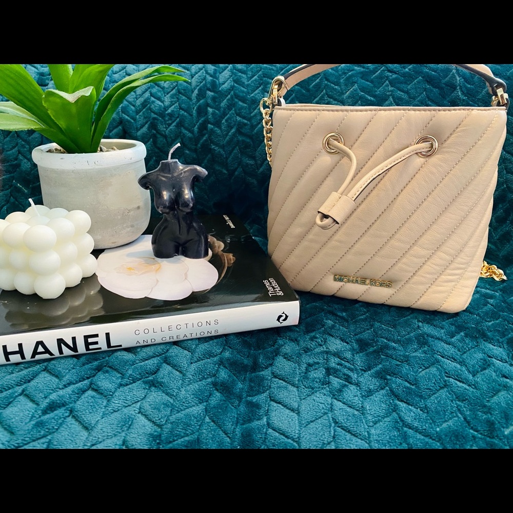 Michael Kors purse